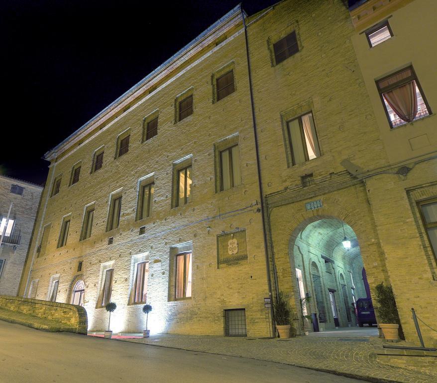 Palazzo Carradori Hotel Montefano Exterior foto